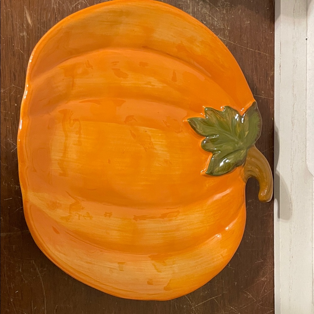 Mud pie Pumpkin Set with White and Orange Accents - Picture 3 of 5
